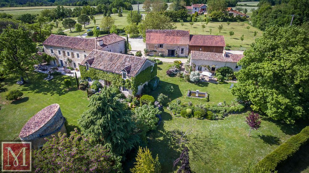Bed and Breakfast Le Manoir De Beauregard Clermont-de-Beauregard Exterior foto